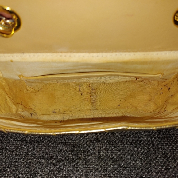 Vintage gold purse with long strap - Picture 11 of 16